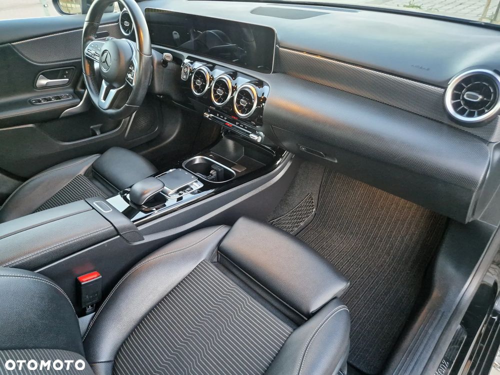 Mercedes-Benz Klasa A 200 7G-DCT Edition 19 - 14