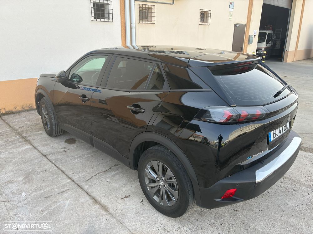 Peugeot e-2008 50 kWh Allure - 3