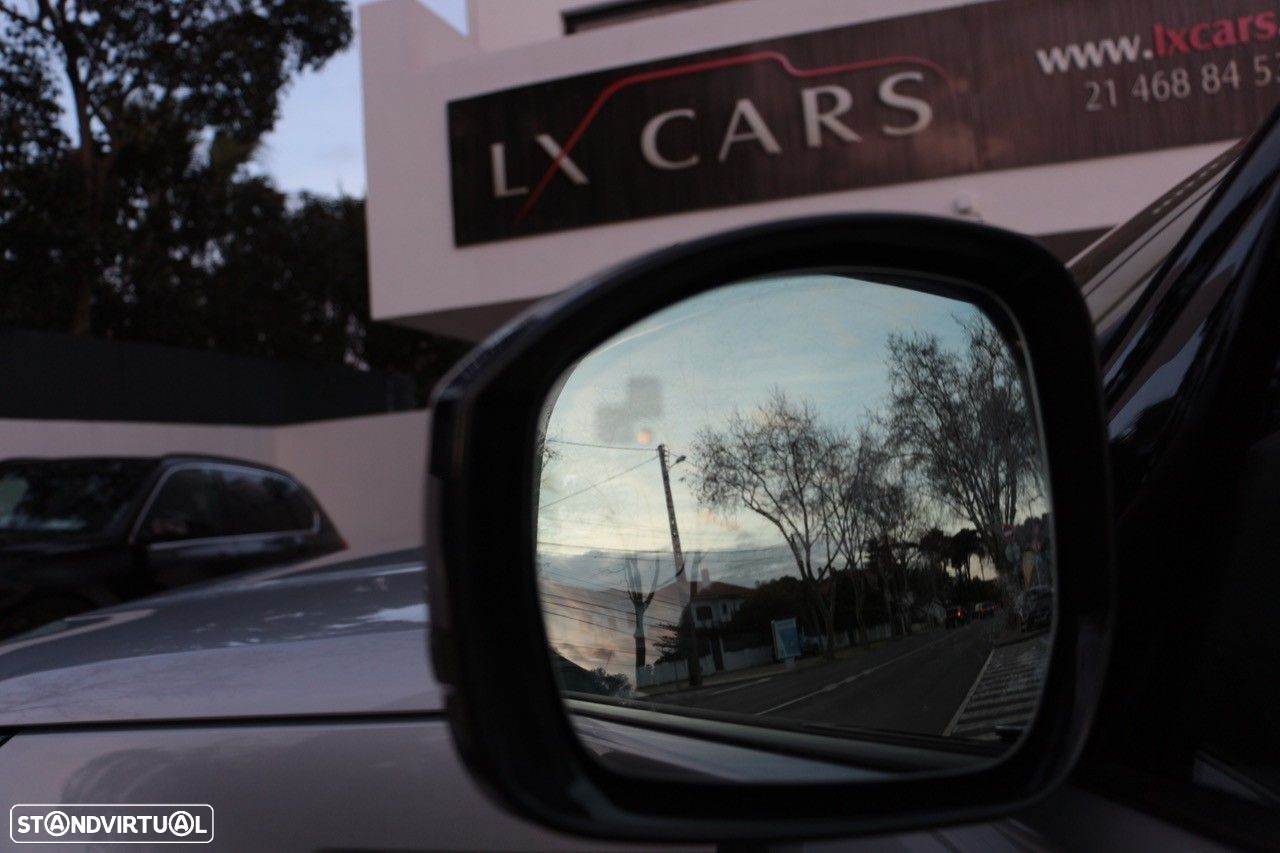 Land Rover Discovery 2.0 SD4 HSE Auto - 32