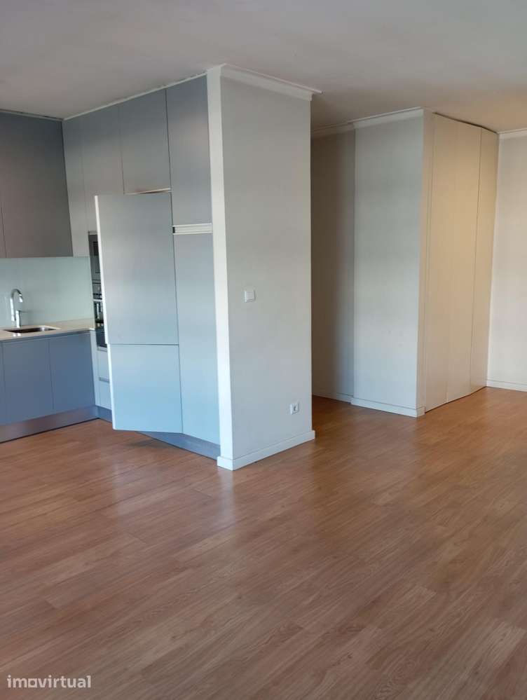 T2 RESTAURADO - AV. JOÃO XXI - Grande imagem: 5/21