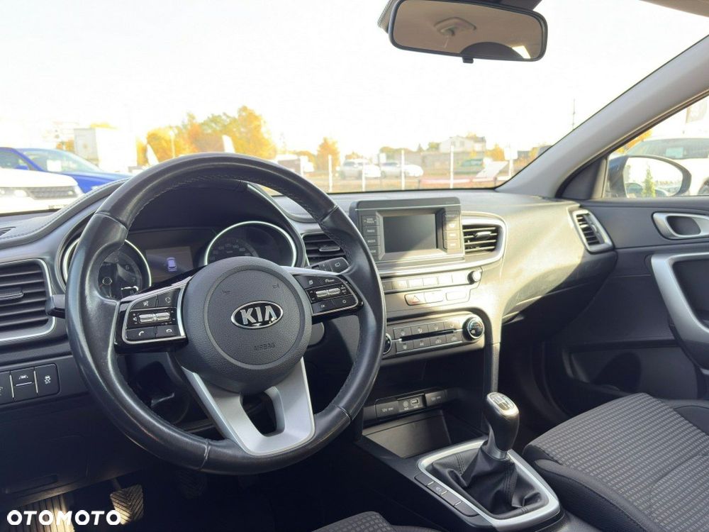 Kia Ceed - 12