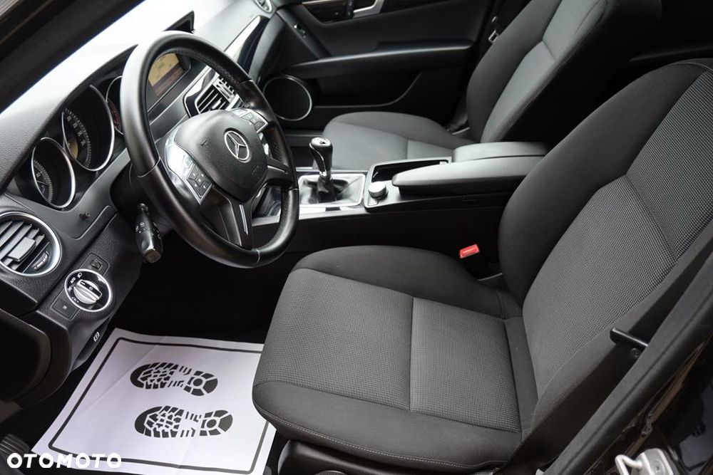 Mercedes-Benz Klasa C 180 Kompressor Avantgarde - 29