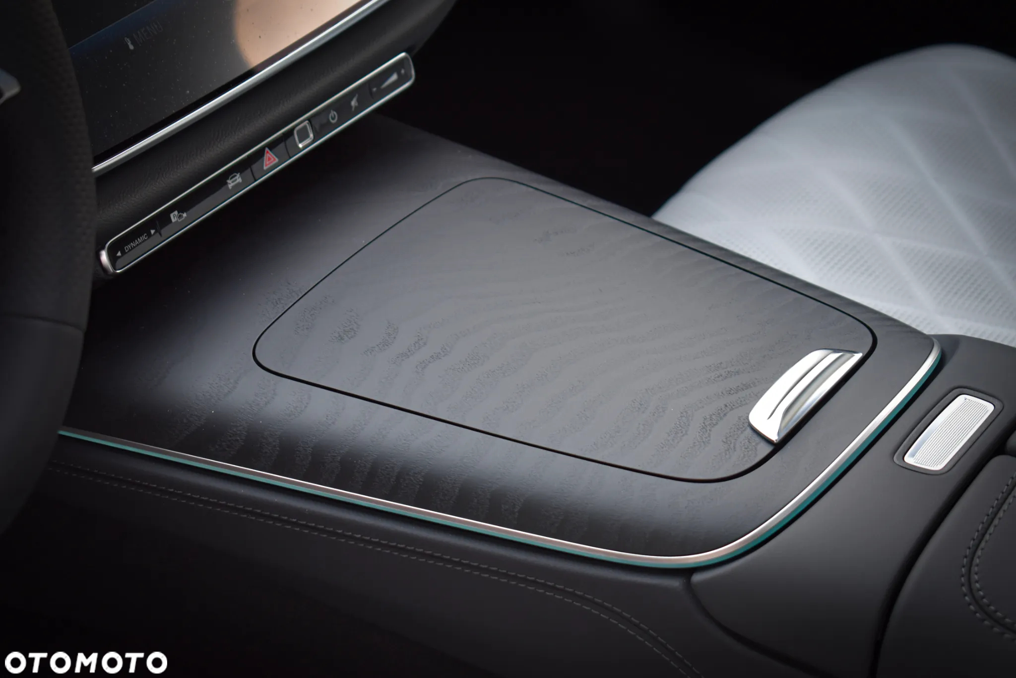 Mercedes-Benz Klasa E 450 d T 4Matic 9G-TRONIC - 21