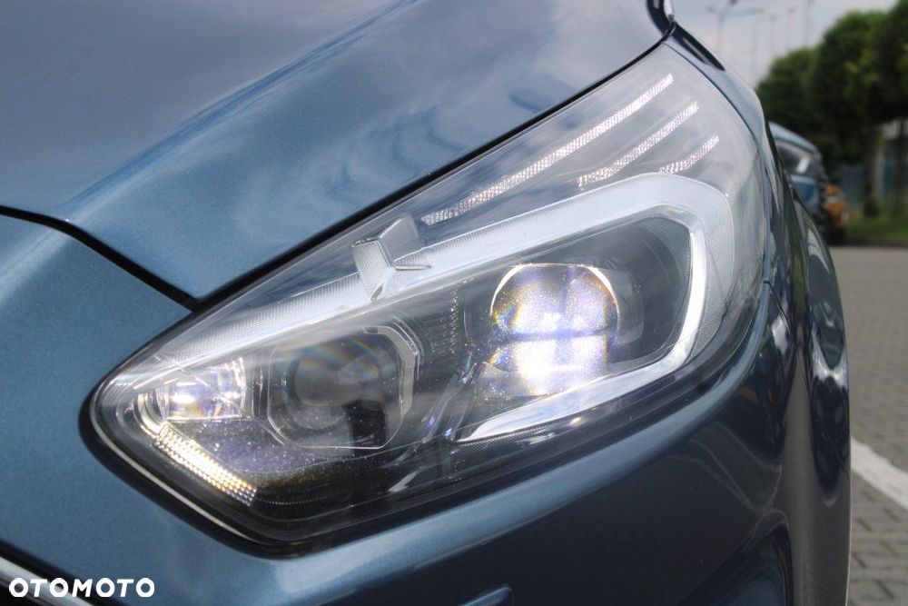 Ford S-Max - 12