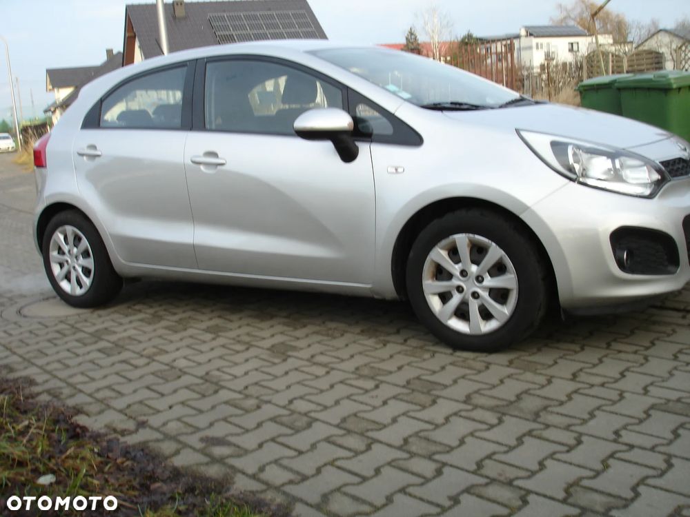 Kia Rio 1.1 CRDI Dream Team Edition - 23