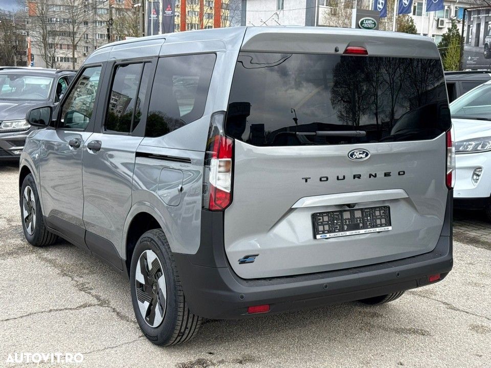 Ford Tourneo Courier - 8