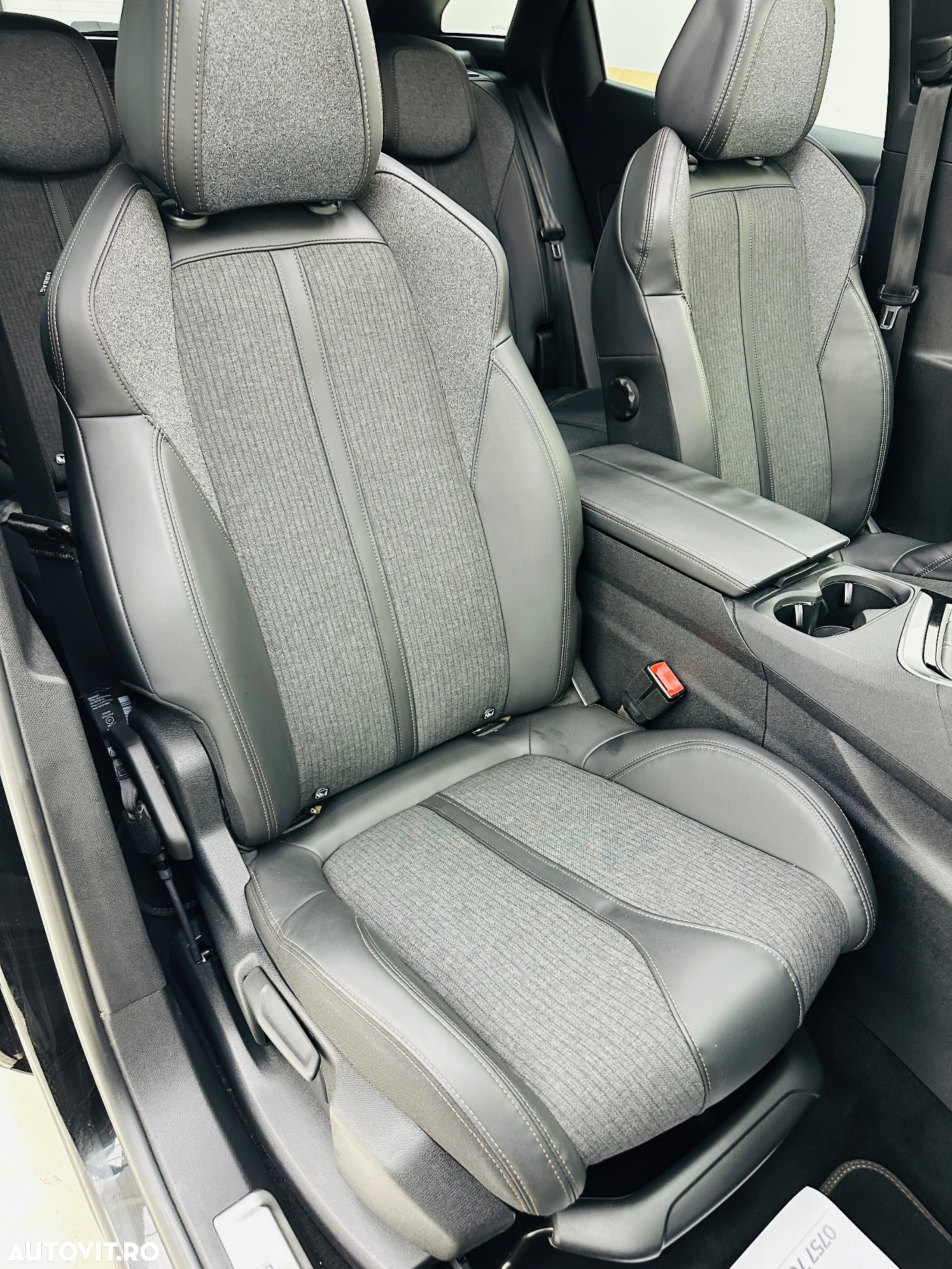 Peugeot 3008 PureTech 130 Stop & Start GPF Allure Pack - 21
