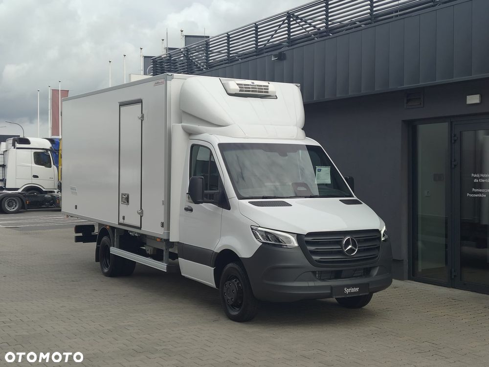 Mercedes-Benz Sprinter - 2