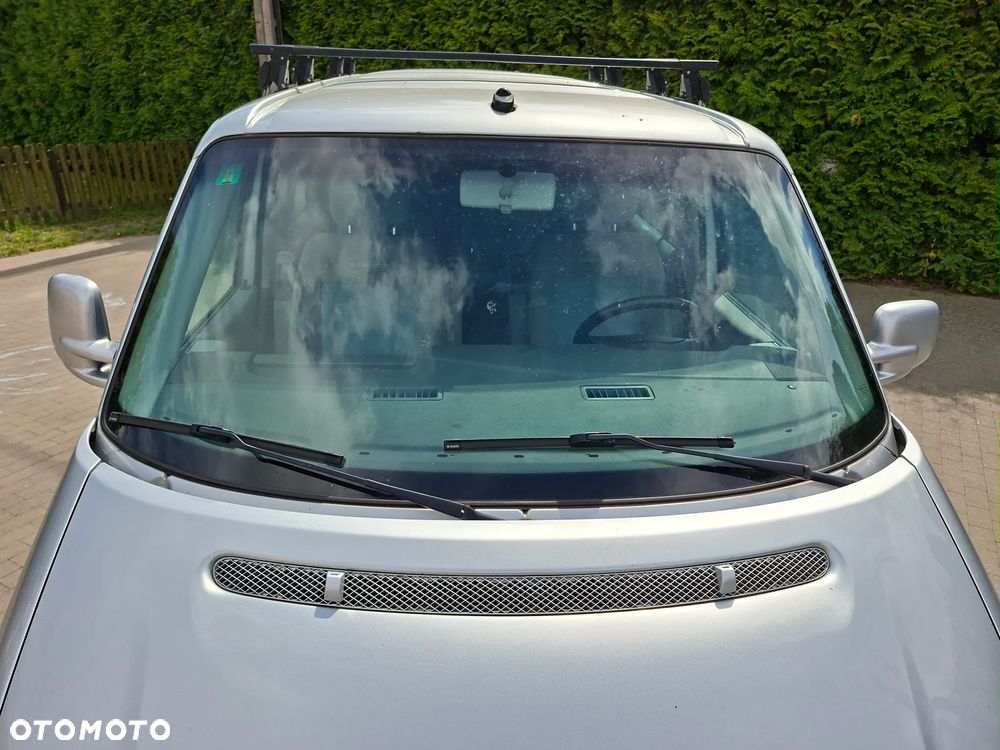 Volkswagen Multivan - 31