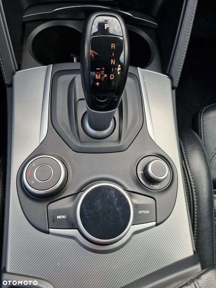 Alfa Romeo Stelvio 2.0 Turbo Executive Q4 - 22