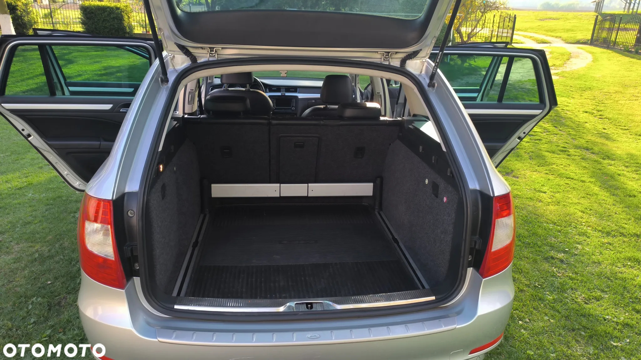 Skoda Superb 2.0 TDI Elegance DSG - 8