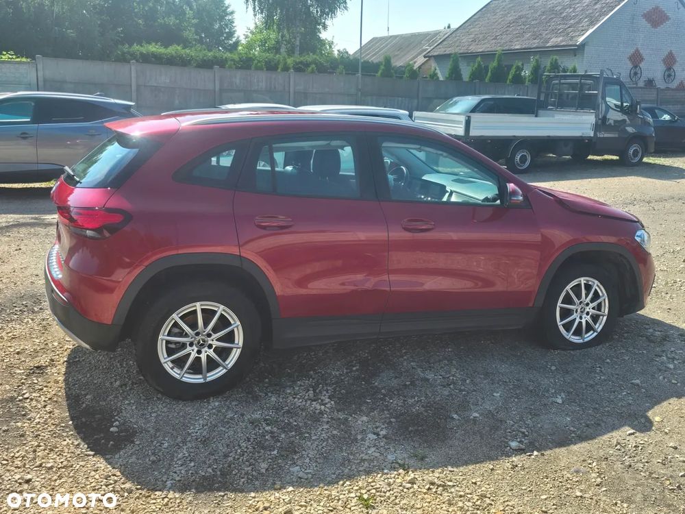 Mercedes-Benz GLA 180 7G-DCT Edition 1 - 4