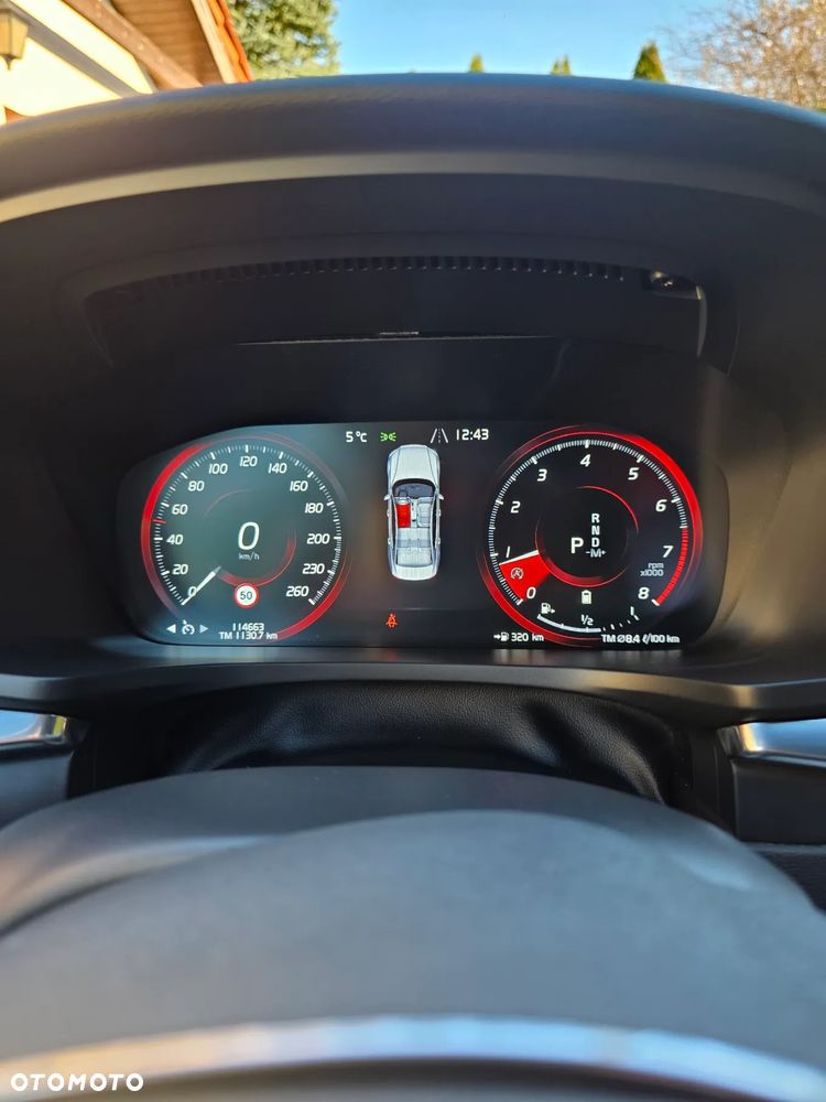 Volvo S60 T5 R-Design - 9