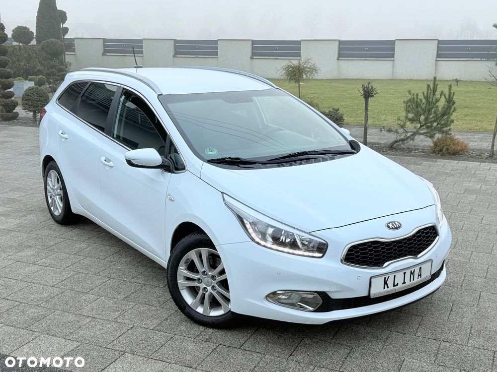 Kia Ceed 1.6 GDI Fifa World Cup Edition - 26