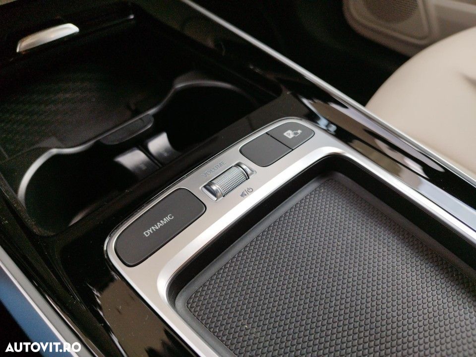 Mercedes-Benz GLB - 15