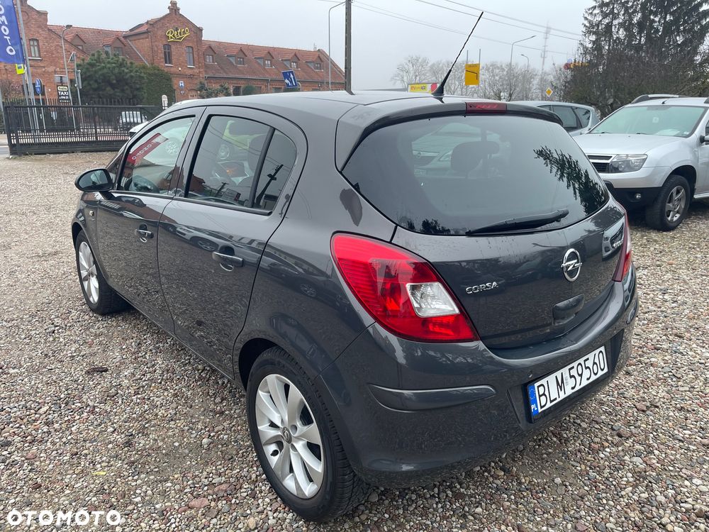 Opel Corsa 1.2 16V Cosmo - 2