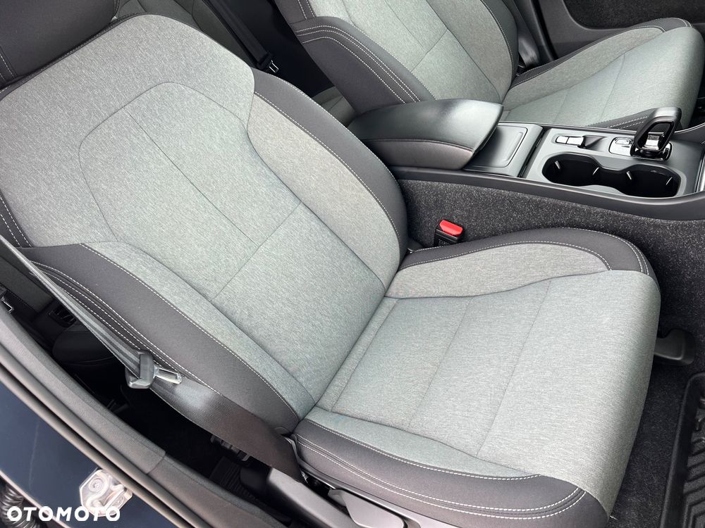 Volvo XC 40 - 38