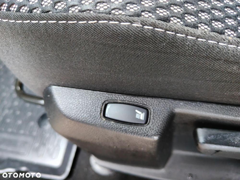 Dacia Duster 1.6 SCe Laureate S&S - 17