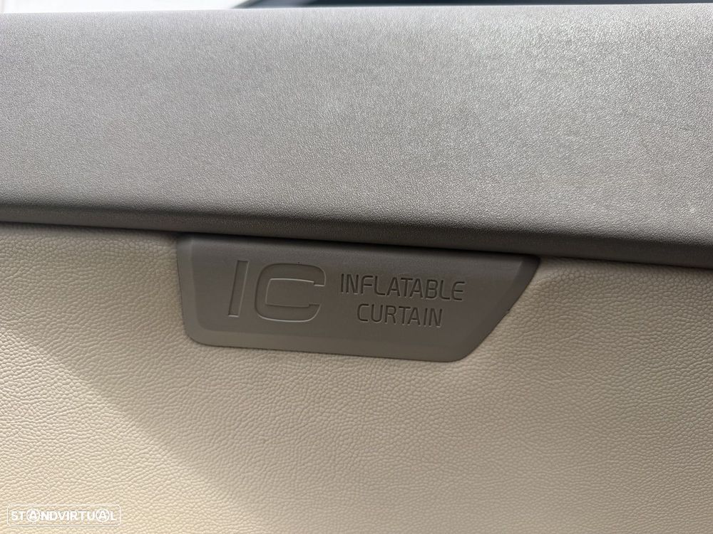 Volvo C70 2.0 D Momentum - 41