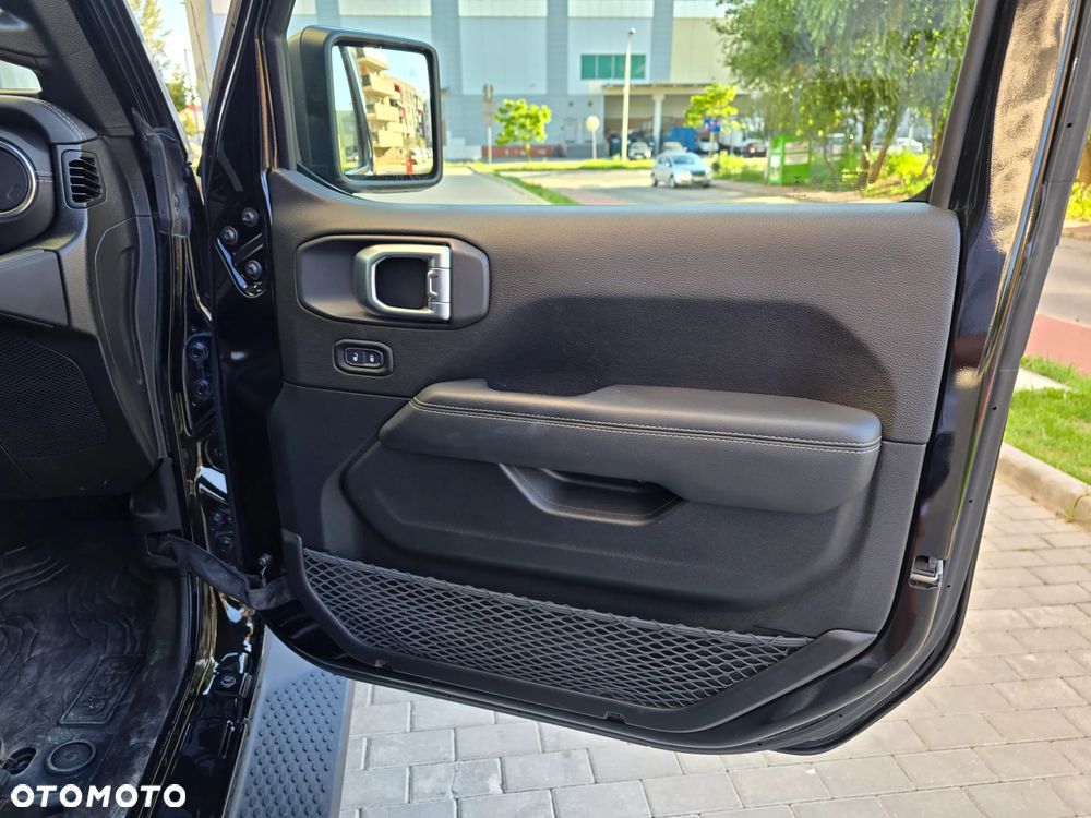 Jeep Wrangler Unlimited 2.2 CRD Sahara - 23