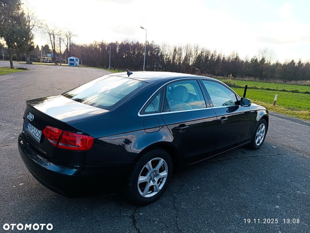 Audi A4 Limousine - 4