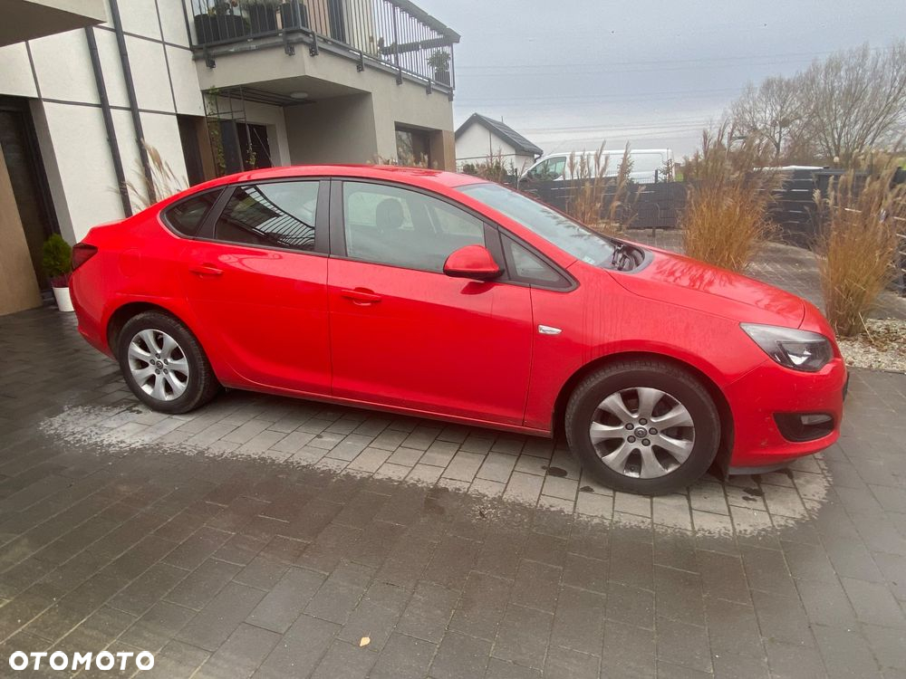 Opel Astra IV 1.4 T Active - 2