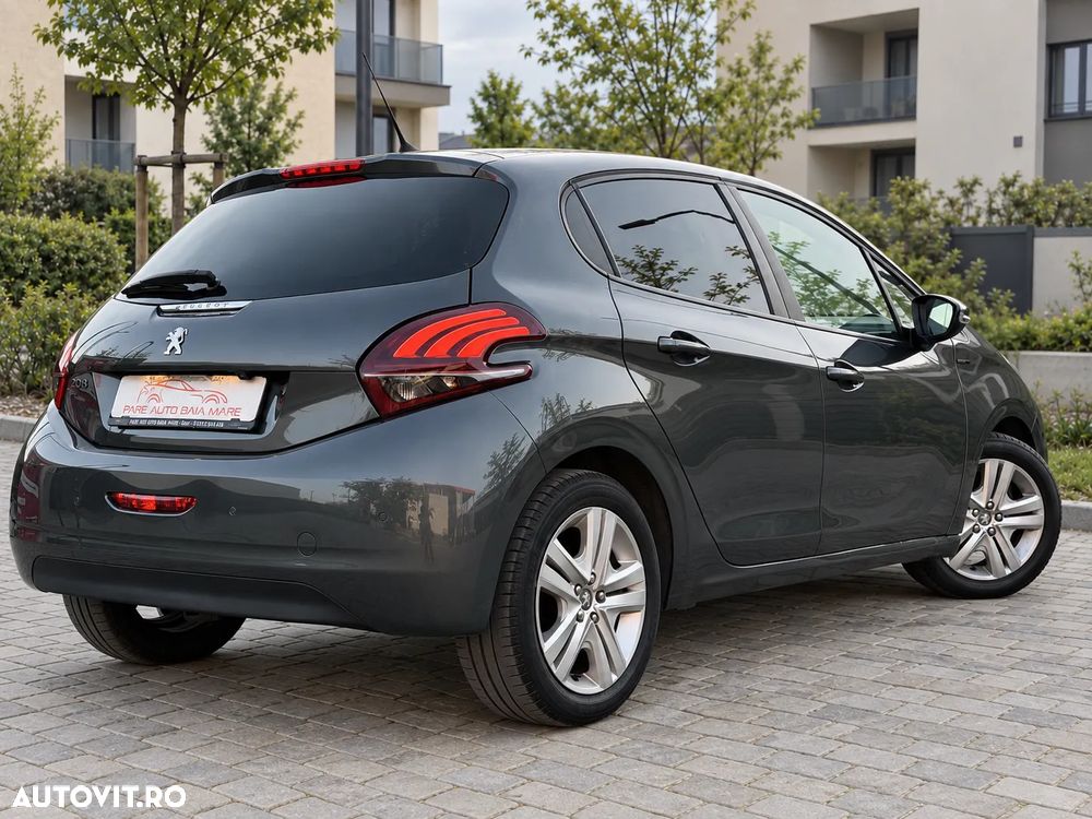 Peugeot 208 2019 photo 4