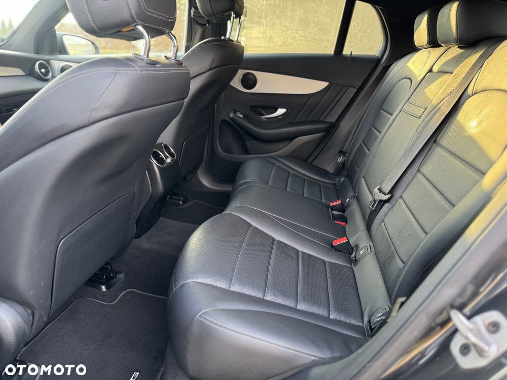 Mercedes-Benz GLC 300 e 4-Matic - 18