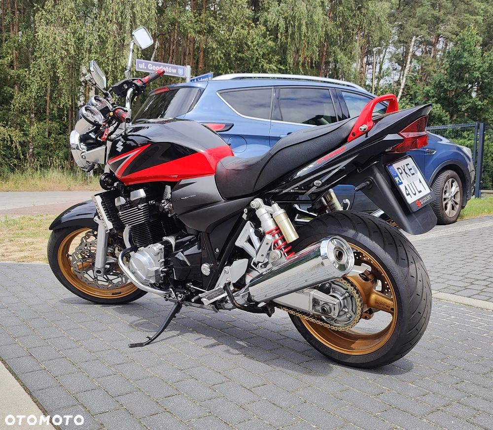 Suzuki GSX - 2