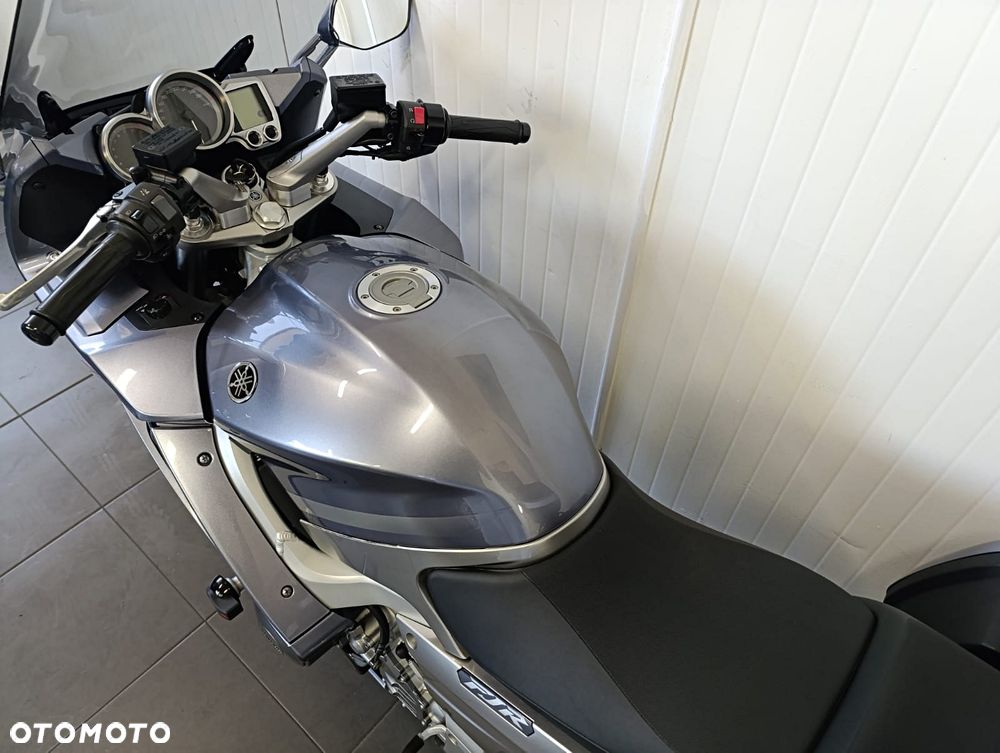 Yamaha FJR - 11