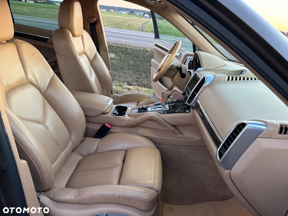 Porsche Cayenne Tiptronic S - 12