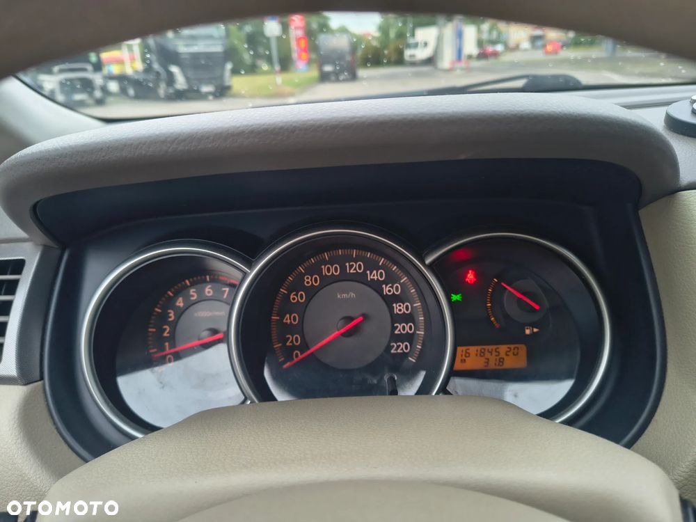 Nissan Tiida 1.6 Acenta - 11