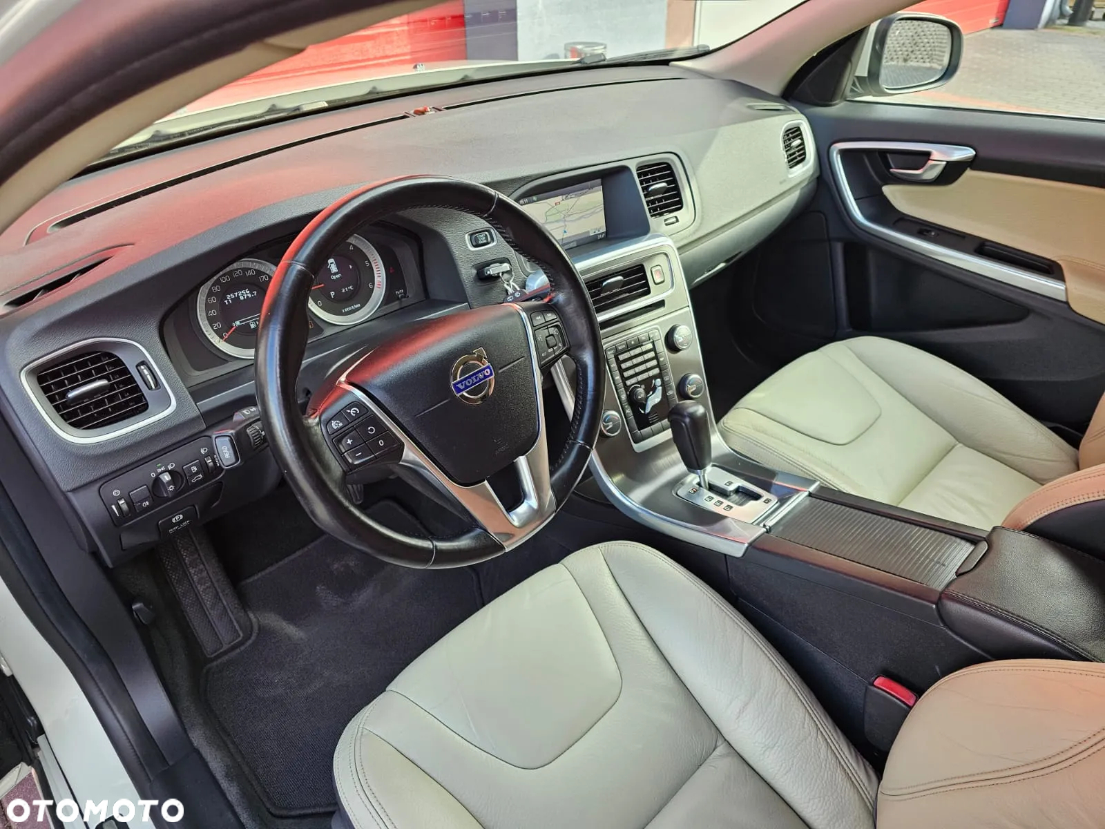 Volvo V60 D3 Geartronic Summum - 17