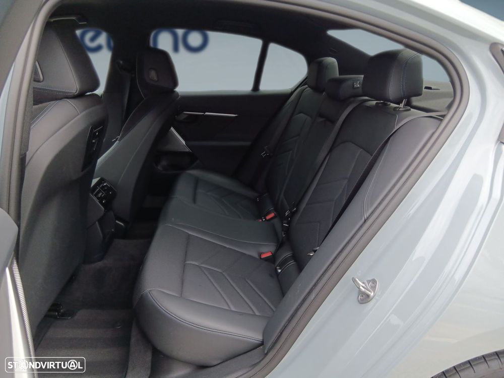 BMW i5 eDrive40 Pack Desportivo M - 14