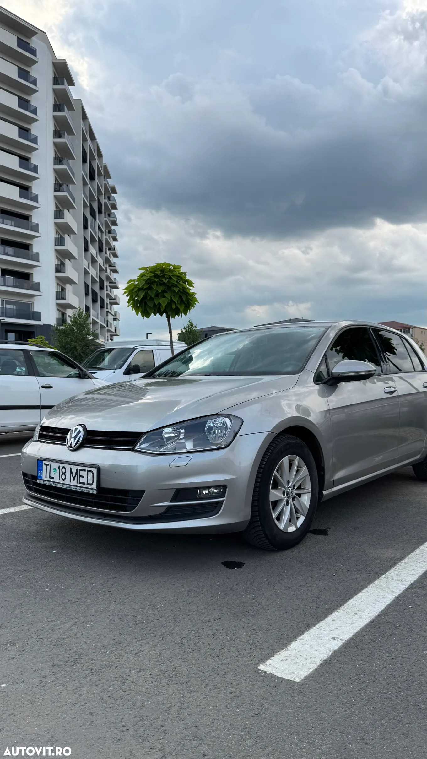 Volkswagen Golf 1.6 TDI BlueMotion Technology DPF Comfortline DSG - 2
