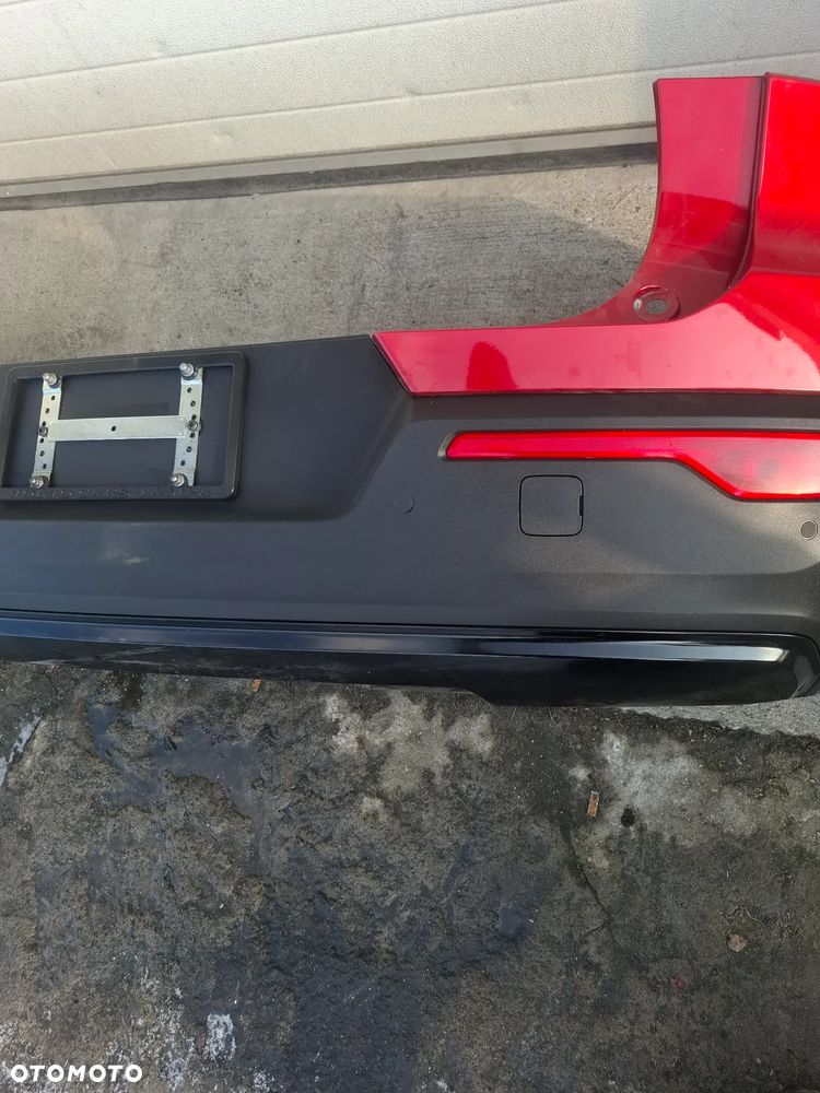 Volvo XC40 zderzak tył 4PDC kod koloru 725 - 7