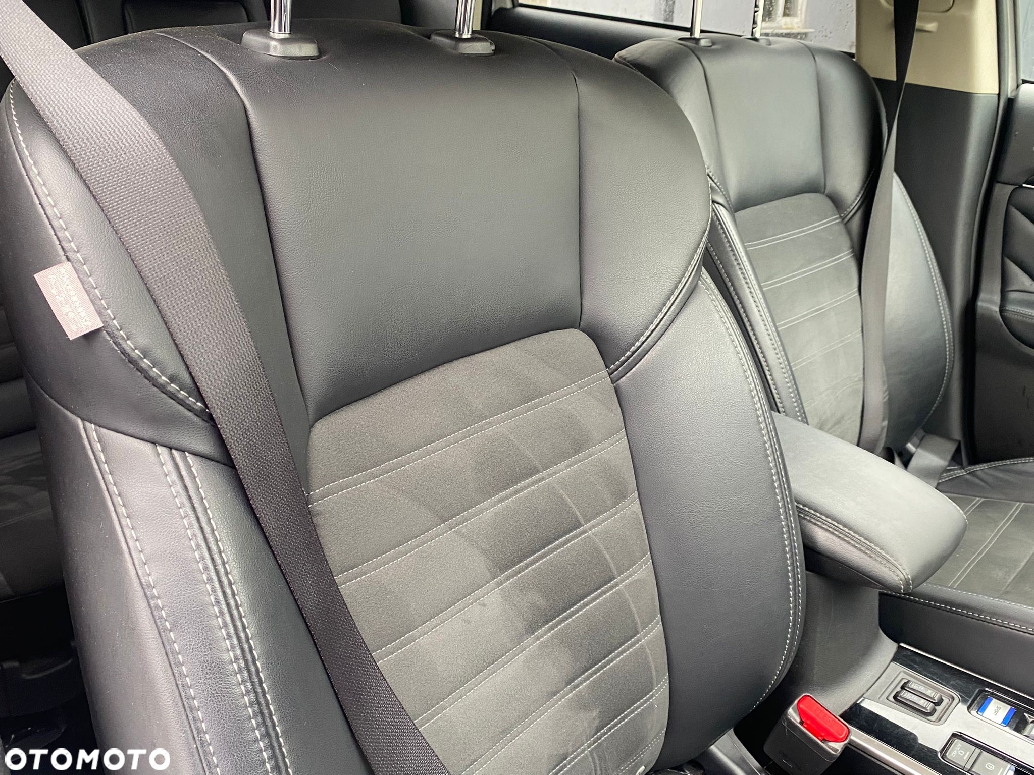 Mitsubishi Outlander PHEV Instyle - 16