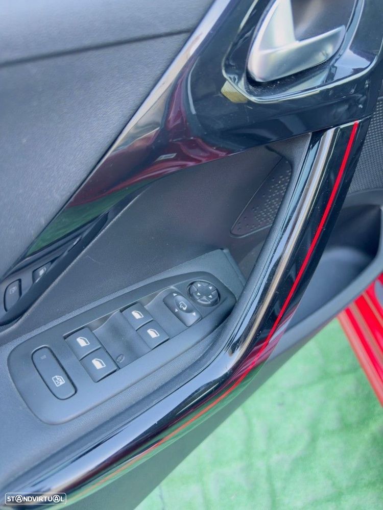 Peugeot 208 1.2 PureTech GT Line - 17