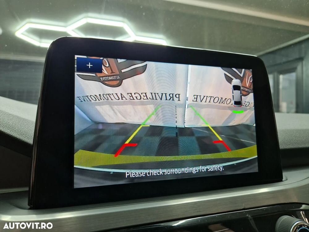 Ford Kuga 2.5 Duratec FHEV 4x4 TITANIUM - 24