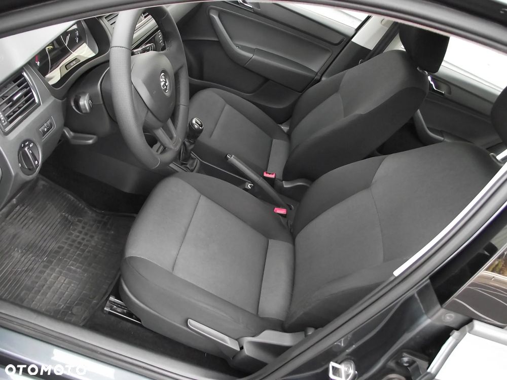 Skoda RAPID 1.2 TSI Ambition - 17