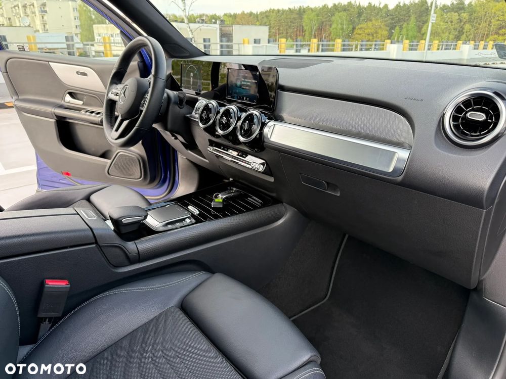 Mercedes-Benz GLB 200 7G-DCT - 25