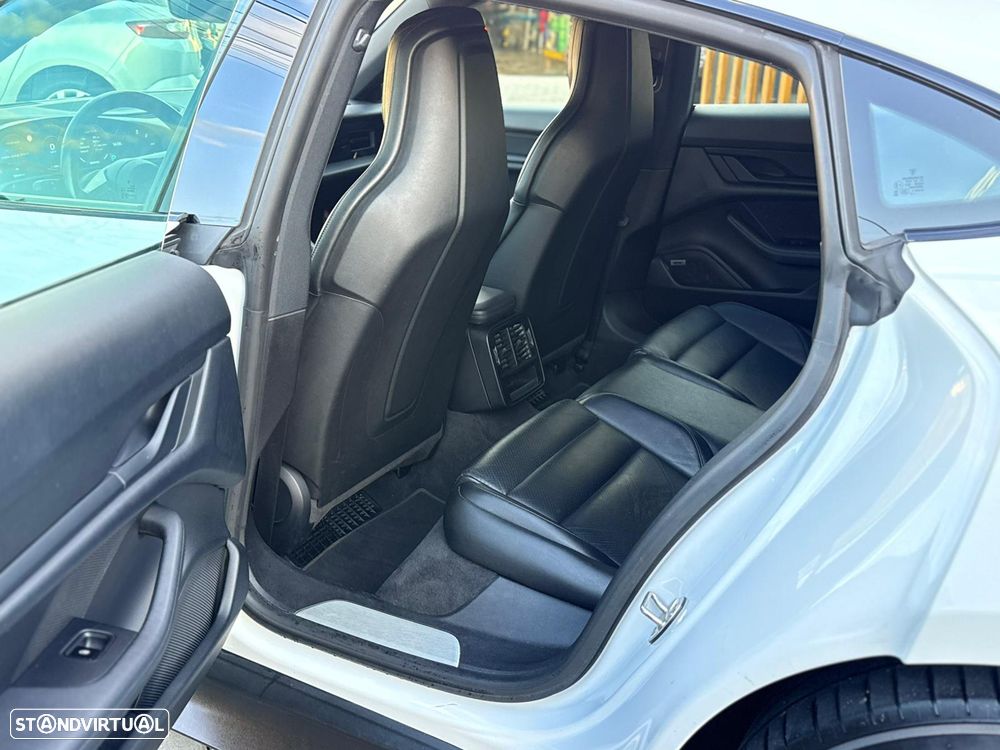 Porsche Taycan 4S - 13