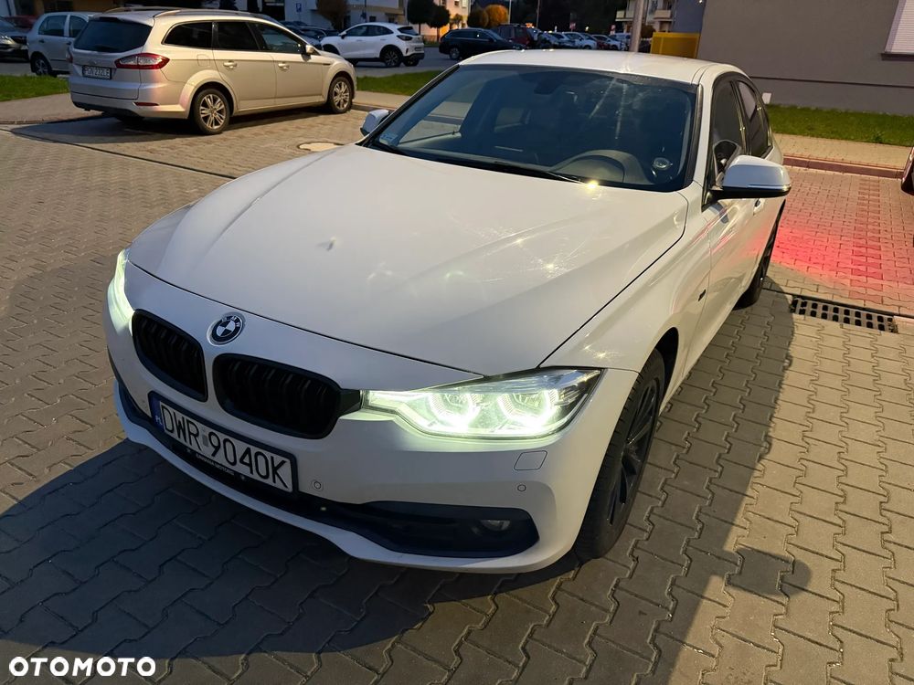 BMW Seria 3 318i - 17