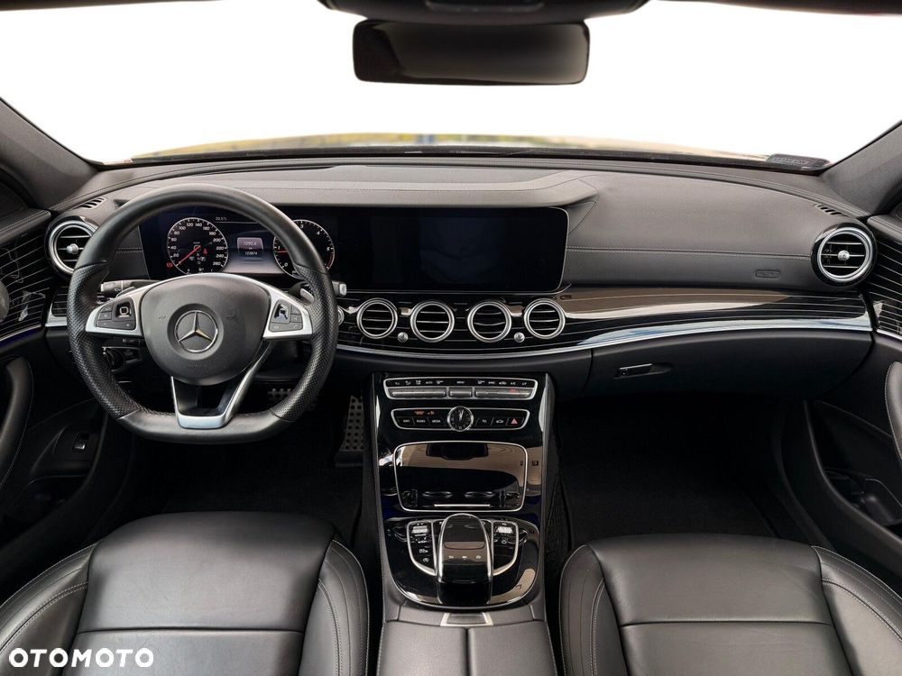 Mercedes-Benz Klasa E 220 d 4-Matic AMG/Avantgarde - 17