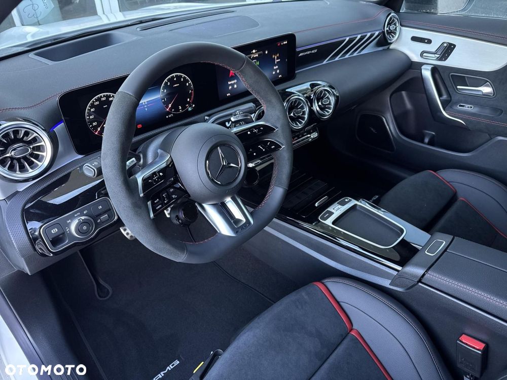 Mercedes-Benz CLA - 9