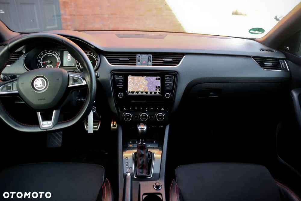 Skoda Octavia 2.0 TDI DSG RS - 22