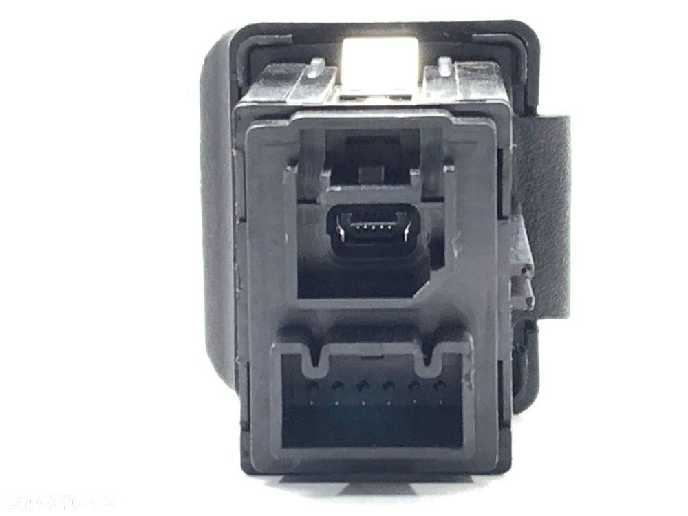 GNIAZDO USB  OPEL MOKKA / MOKKA X (J13) 2012 - 2022 1.7 CDTI (_76) 96 kW [131 KM] olej napędowy - 4