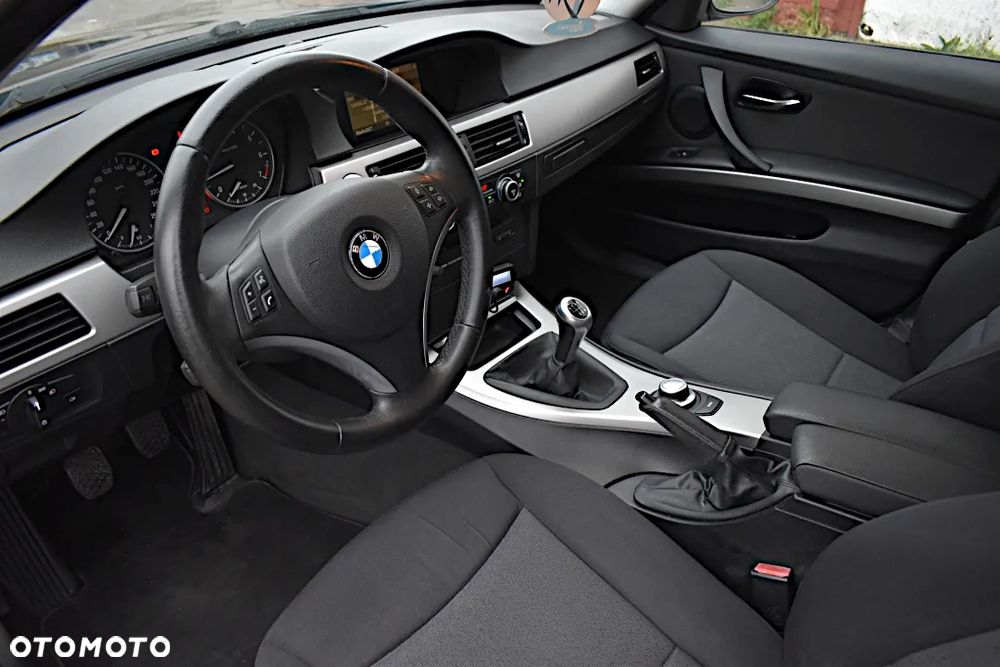 BMW Seria 3 - 27