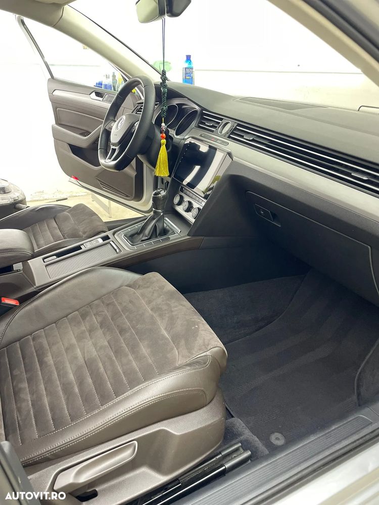 Volkswagen Passat 2.0 TDI (BlueMotion Technology) Highline - 10