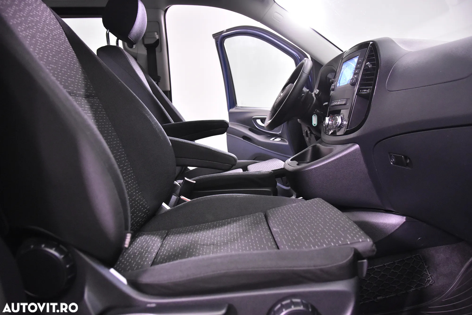 Mercedes-Benz Vito - 11